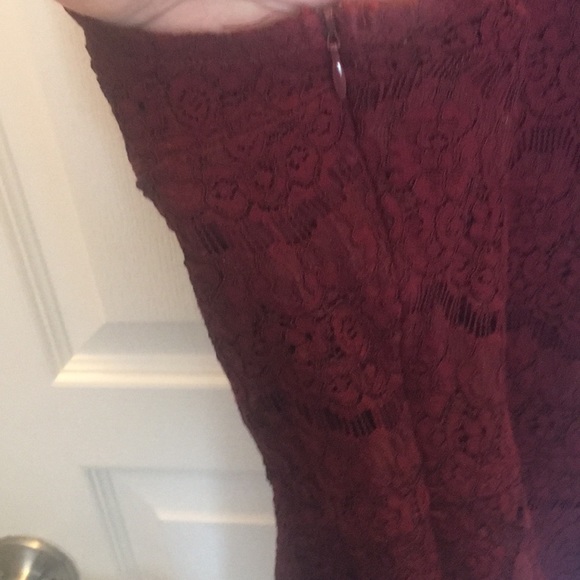 Burgundy lace top with peplum bottom - Picture 2 of 7